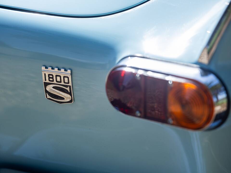 Image 38/50 of Volvo 1800 S (1964)