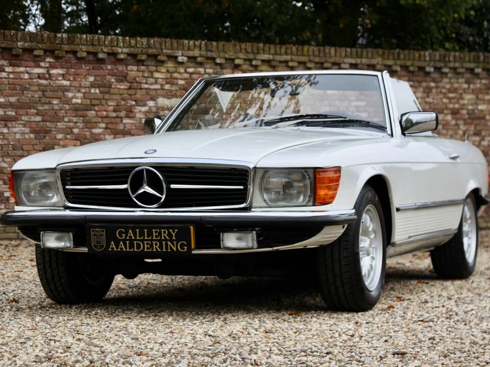 Bild 18/50 von Mercedes-Benz 280 SL (1977)