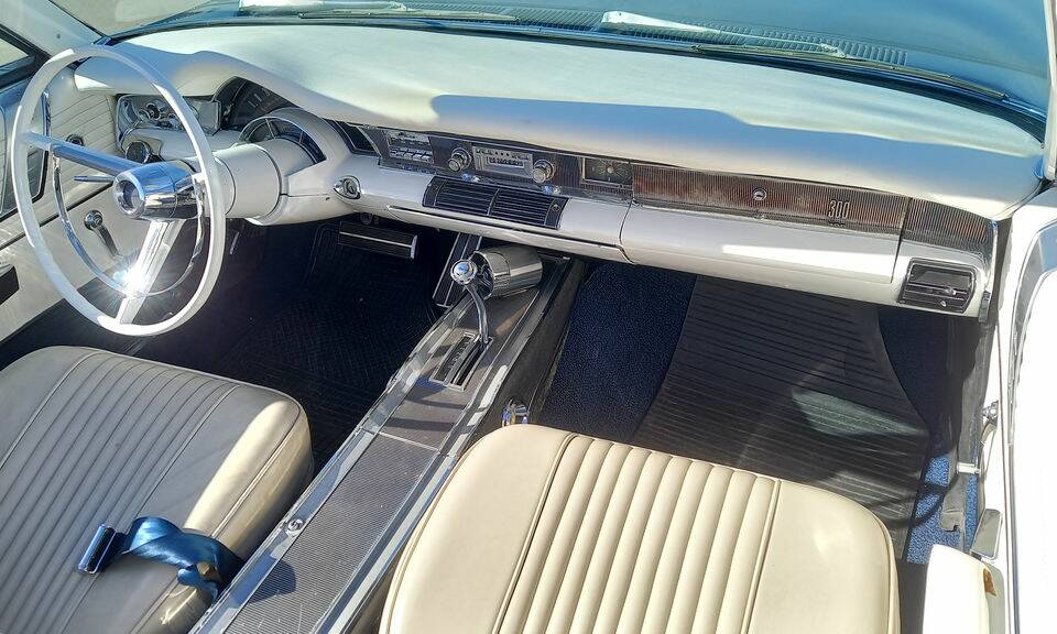 Immagine 2/8 di Chrysler 300 L (1966)