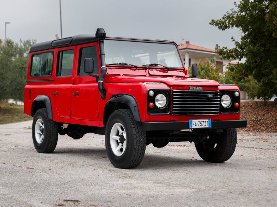 Bild 1/33 von Land Rover Defender 110 300Tdi (1997)