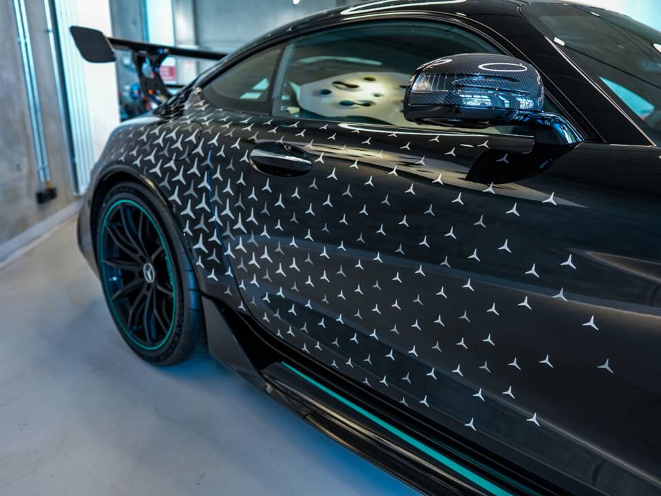 Image 9/25 of Mercedes-AMG GT Black Series "P One Edition" (2021)
