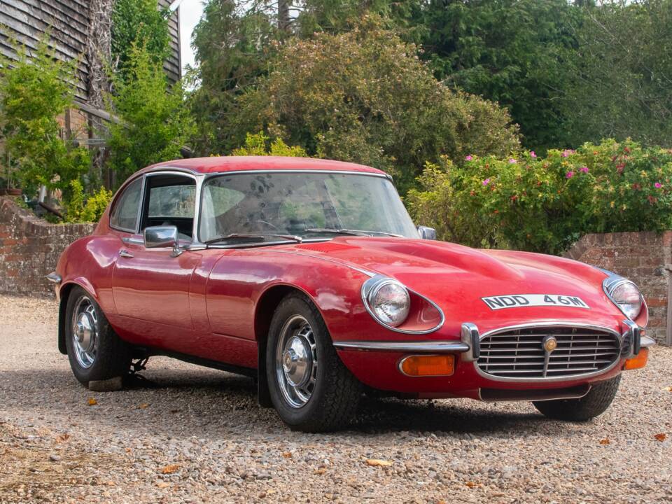 Image 32/50 de Jaguar Type E V12 (2+2) (1973)
