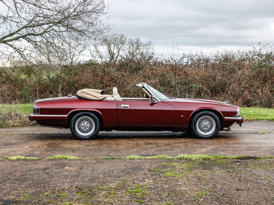 Image 24/45 of Jaguar XJS 5.3 V12 (1993)
