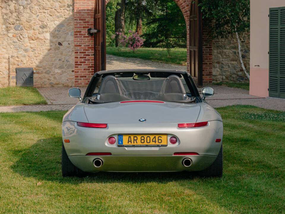 Image 89/185 of BMW Z8 (2001)