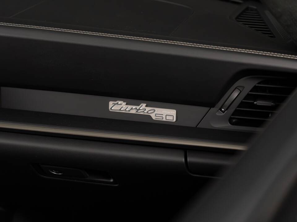 Afbeelding 35/40 van Porsche 911 Turbo "50 Years" (2025)