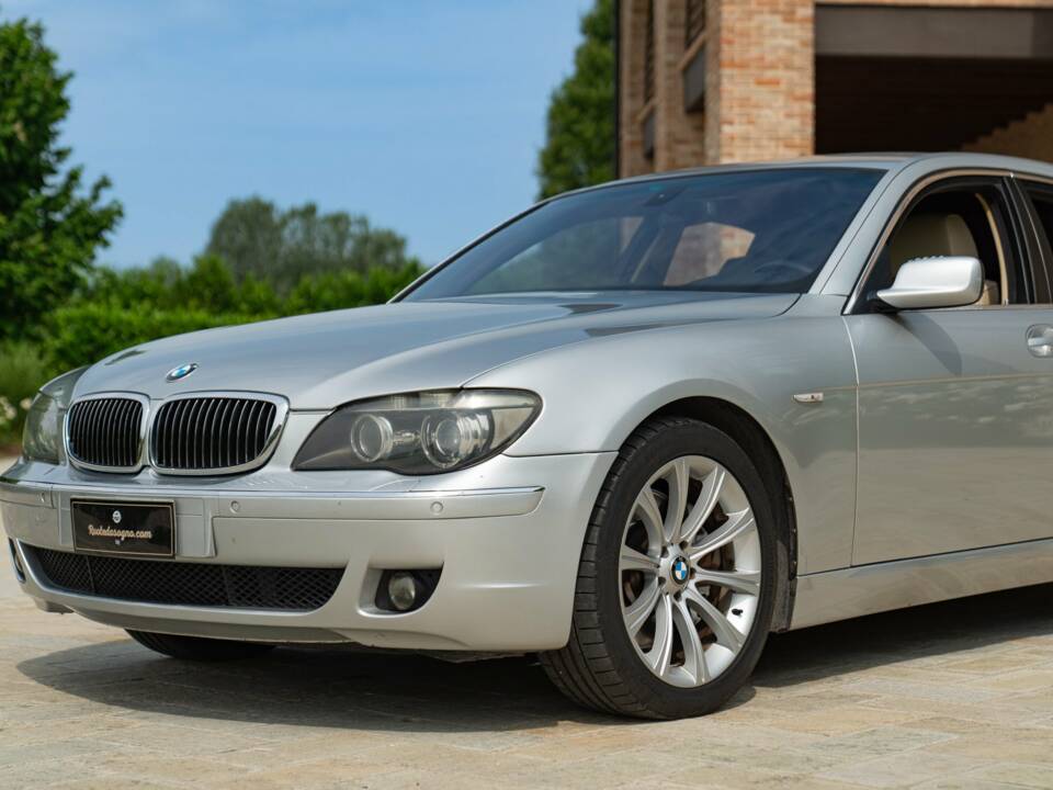 Bild 9/50 von BMW 745d (2005)