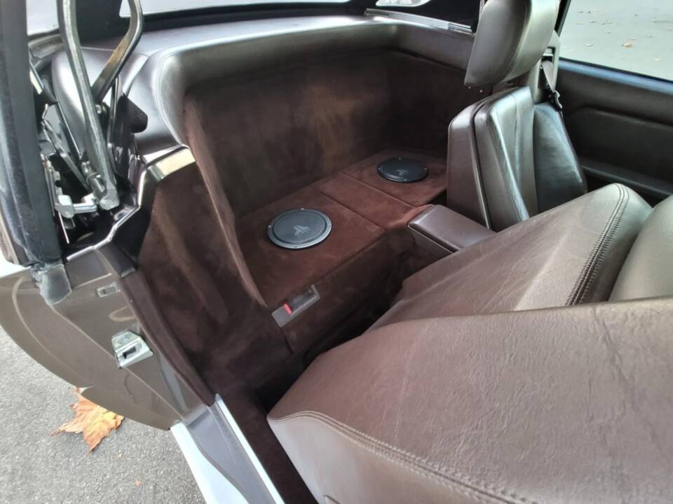 Image 13/17 of Mercedes-Benz 500 SL (1991)