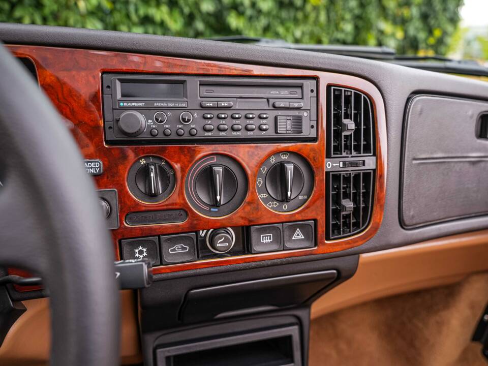 Image 61/89 of Saab 900 Turbo S 16V (1993)
