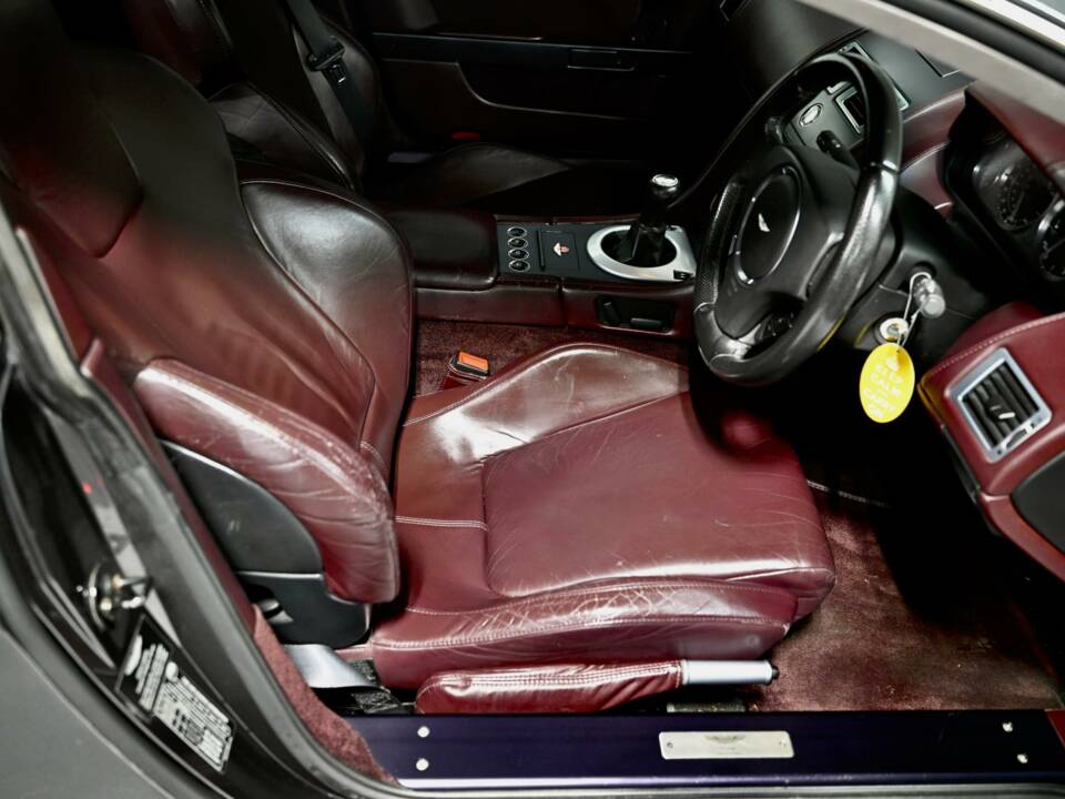 Image 23/50 de Aston Martin V8 Vantage (2006)