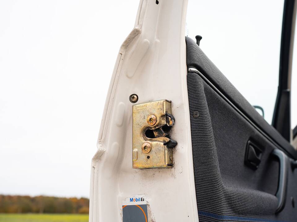 Image 17/48 de Volkswagen Golf Mk II GTi 16V 1.8 (1990)