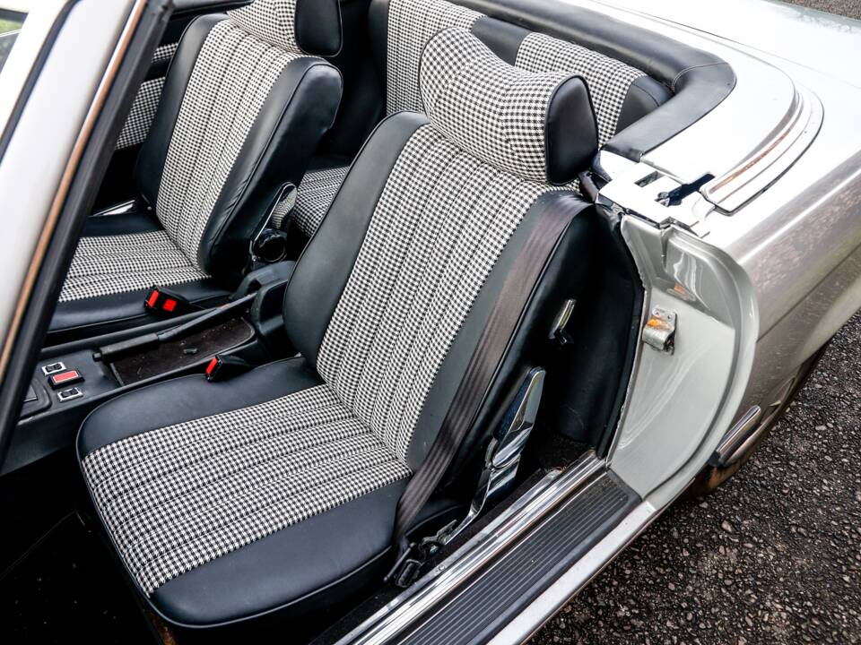 Image 25/40 of Mercedes-Benz 450 SL (1977)