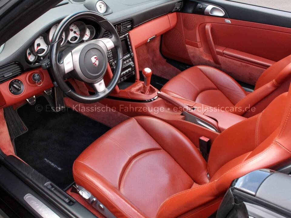 Image 15/25 of Porsche 911 Carrera 4S (2009)