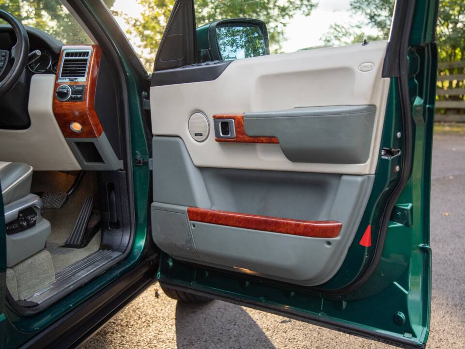 Image 40/50 de Land Rover Range Rover Vogue V8 (2005)