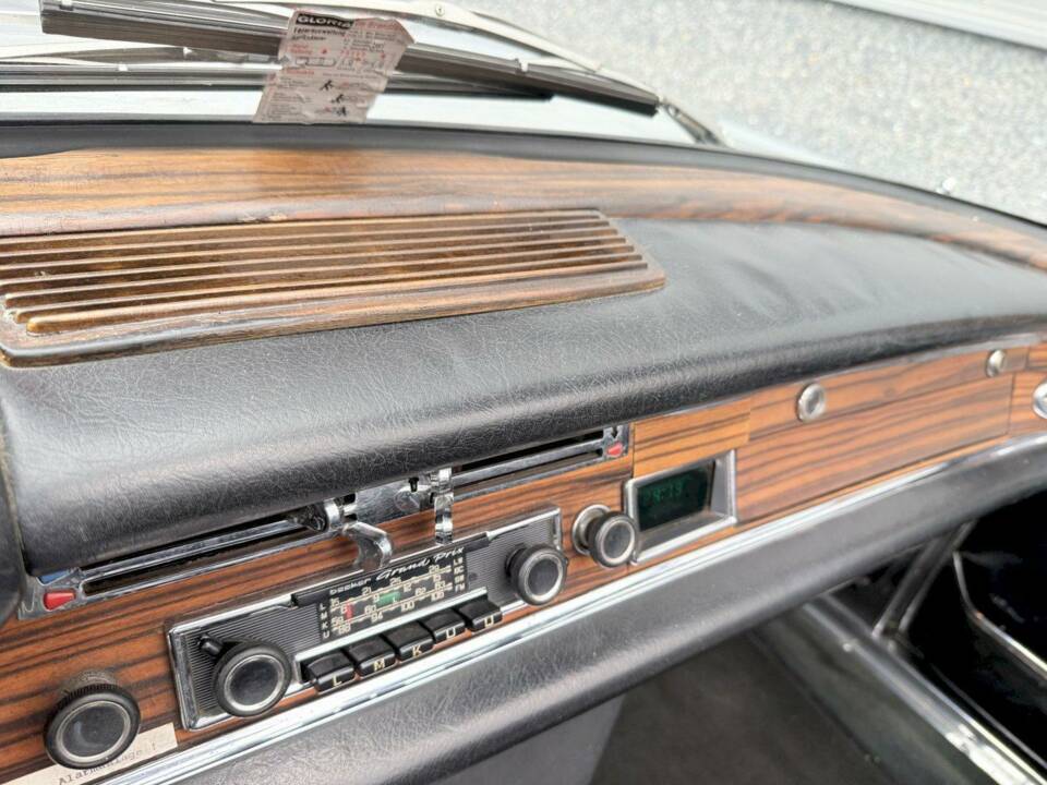 Image 20/35 de Mercedes-Benz 280 SE 3,5 (1970)