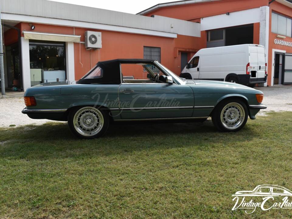 Image 17/75 de Mercedes-Benz 560 SL (1986)