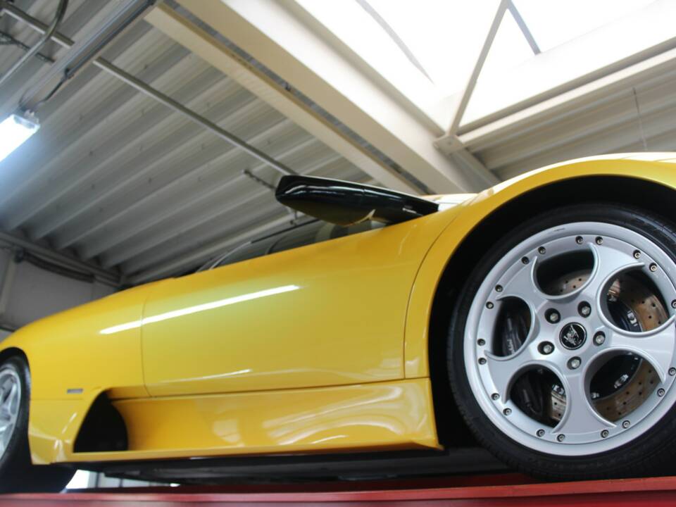 Immagine 46/50 di Lamborghini Murciélago (2002)