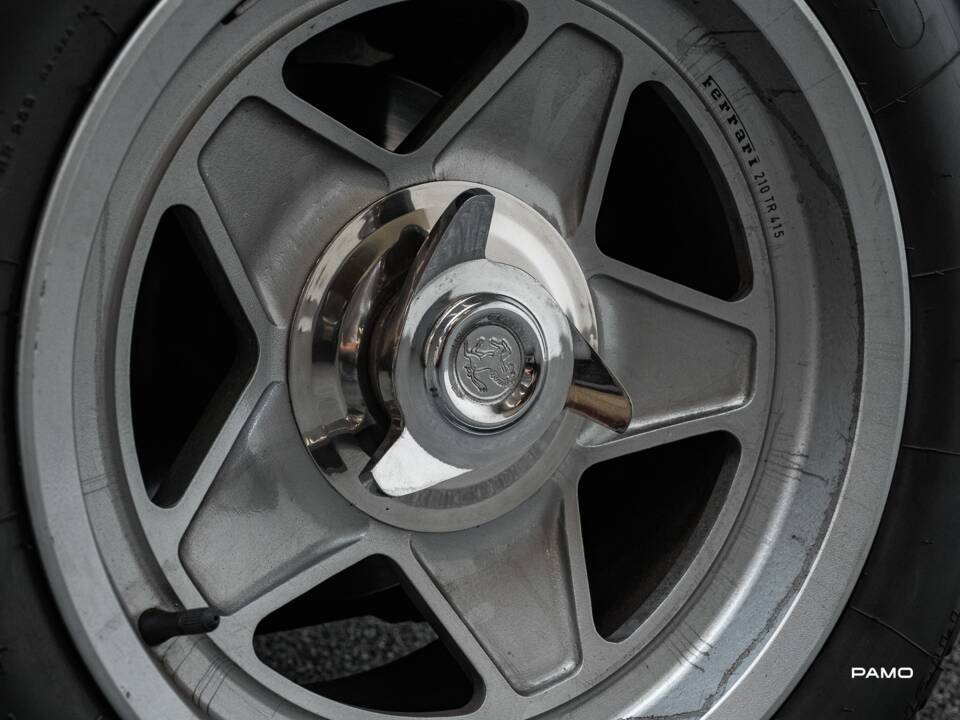 Immagine 15/39 di Ferrari 512 BBi (1983)