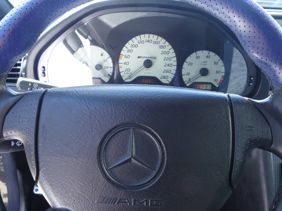 Image 31/52 de Mercedes-Benz C 43 AMG (1998)