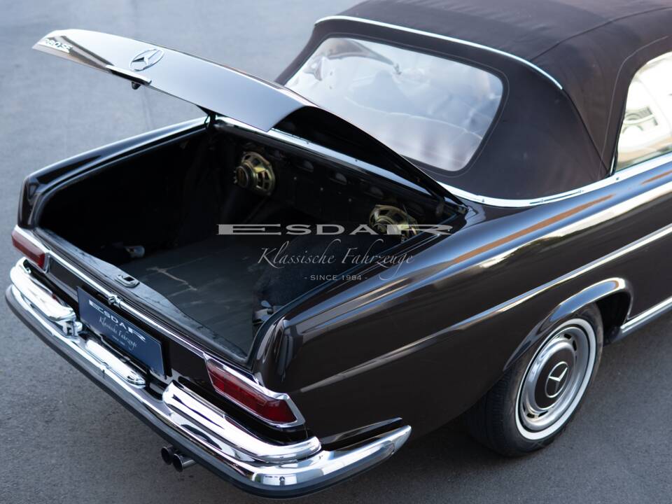 Bild 16/37 von Mercedes-Benz 280 SE (1969)