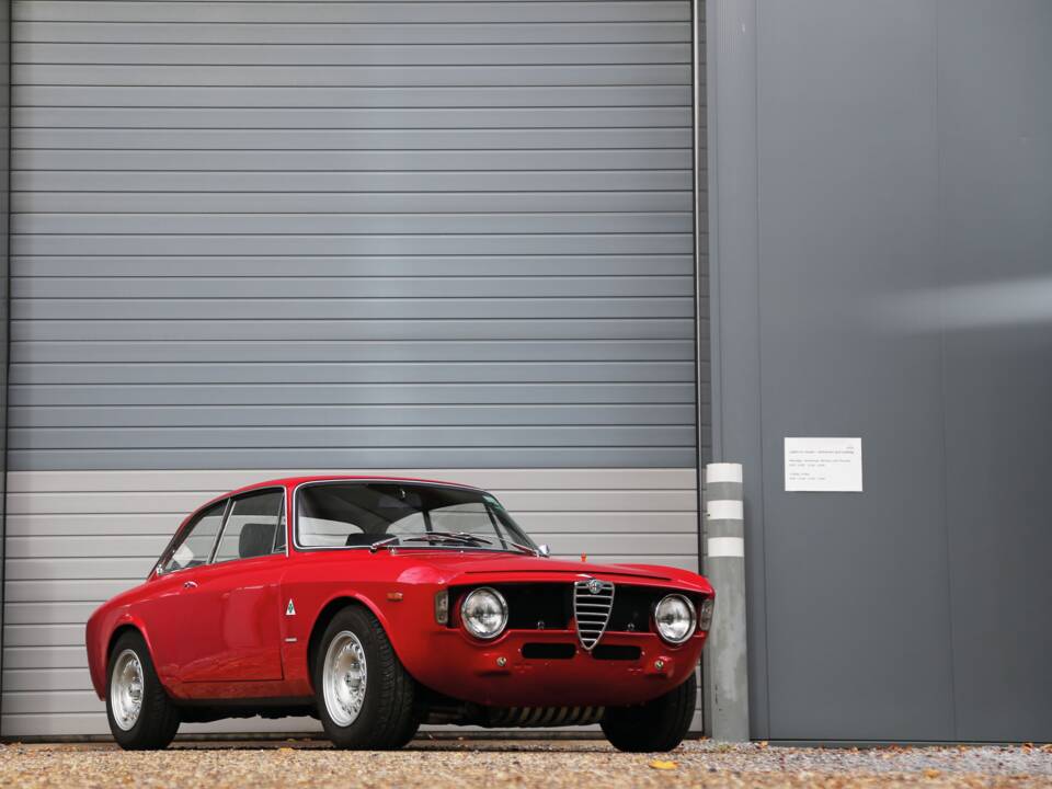 Immagine 8/48 di Alfa Romeo Giulia 1750 GT Am (1970)