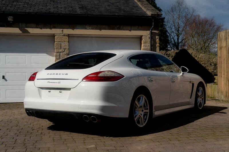 Bild 42/50 von Porsche Panamera 4S (2010)