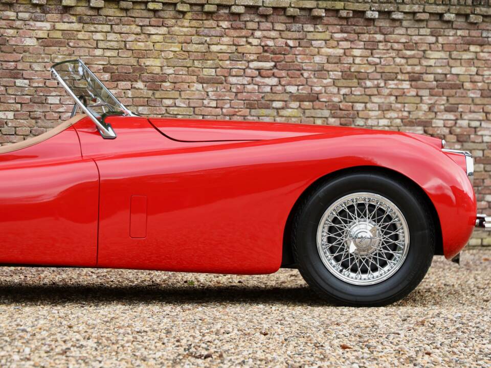 Image 45/50 of Jaguar XK 120 SE OTS (1954)