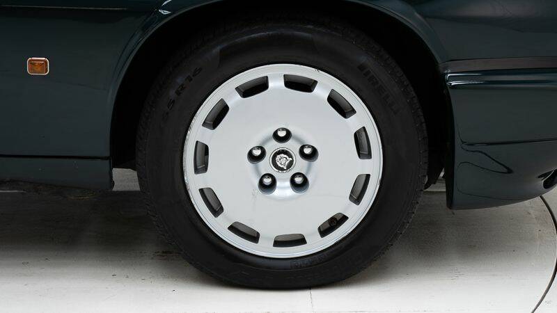 Bild 12/15 von Jaguar XJ 40 (XJ-R) (1992)