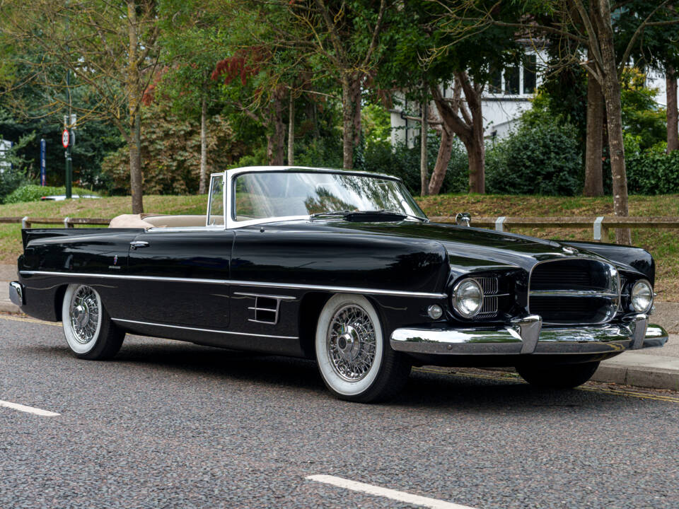 Image 2/28 of Dual-Ghia Convertible (1957)