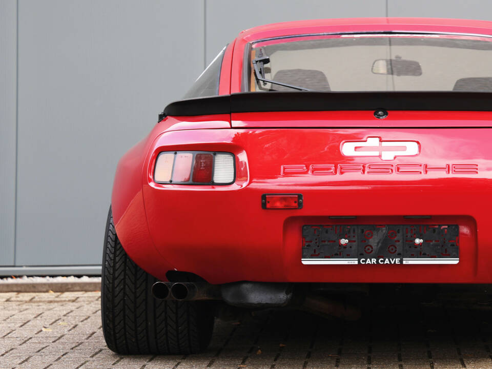 Image 32/52 of Porsche 928 S (1980)
