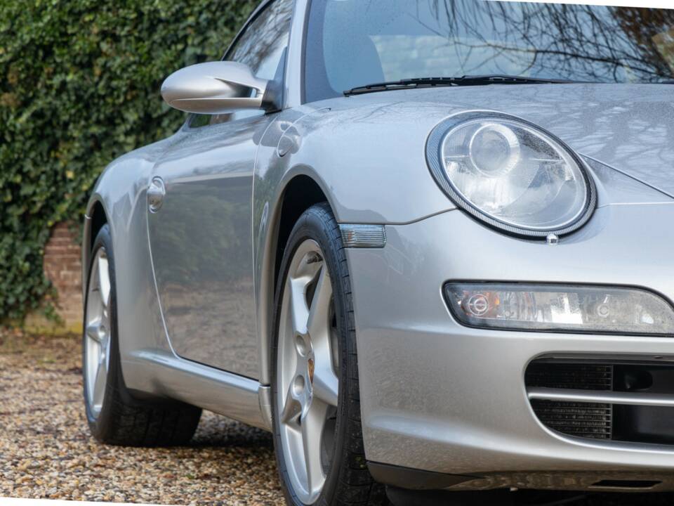 Image 37/50 of Porsche 911 Carrera (2007)
