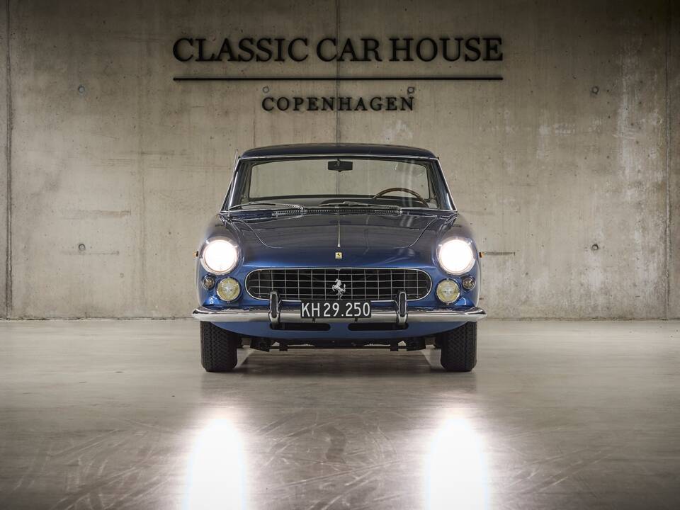 Imagen 13/100 de Ferrari 250 GT 2+2 (1963)