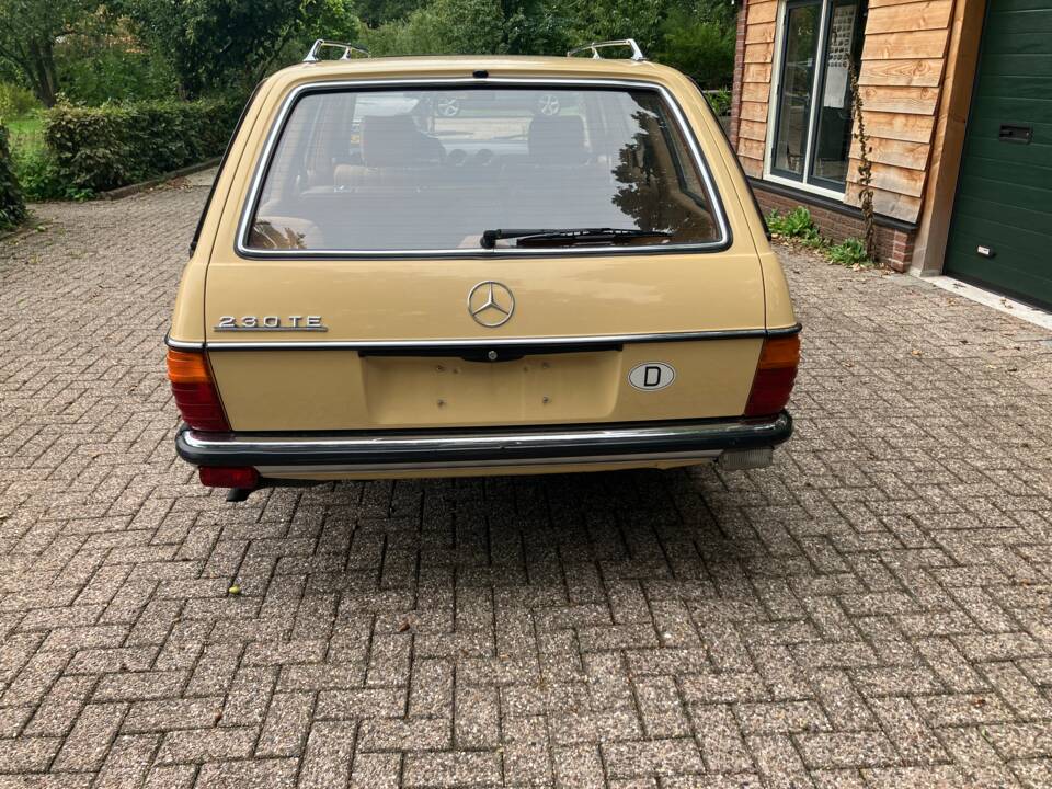 Image 4/33 of Mercedes-Benz 230 TE (1984)