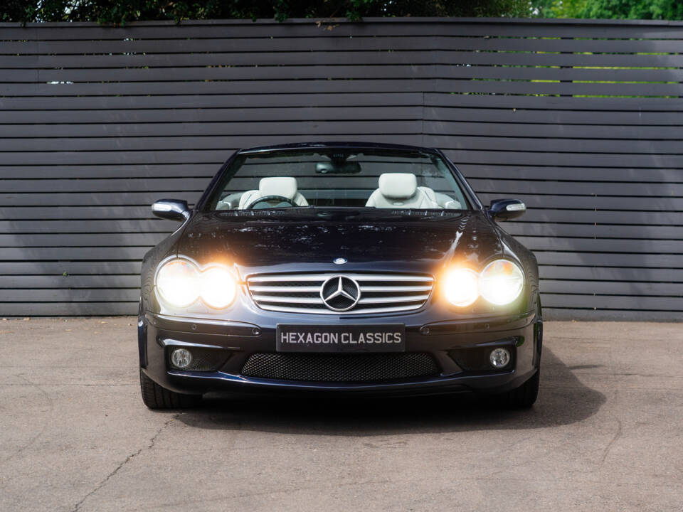 Image 14/60 of Mercedes-Benz SL 65 AMG (2004)