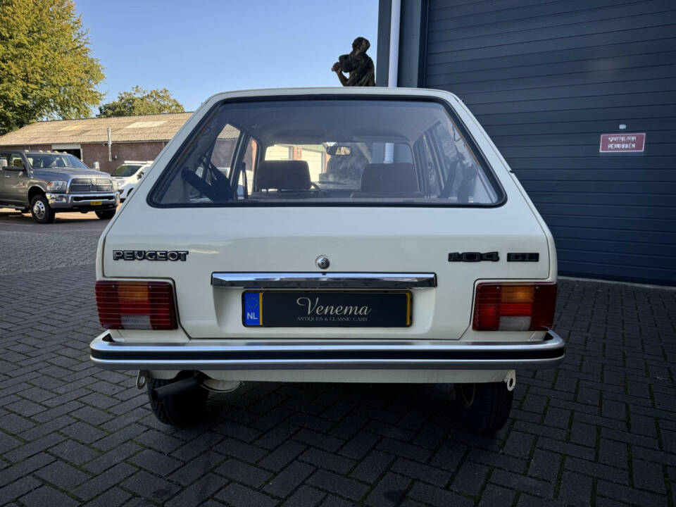 Immagine 6/17 di Peugeot 104 GL (1981)