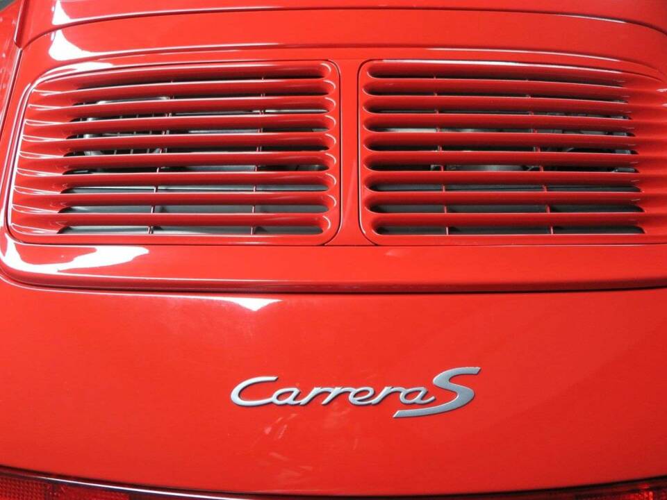 Immagine 36/43 di Porsche 911 Carrera (1997)
