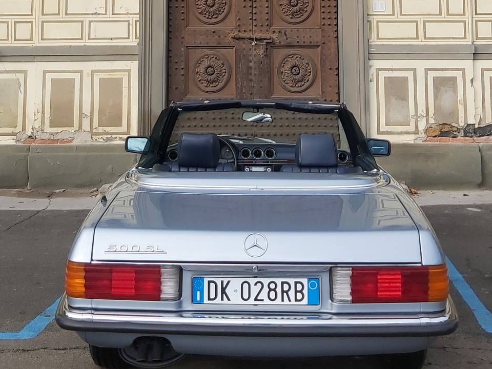 Image 6/8 de Mercedes-Benz 500 SL (1985)