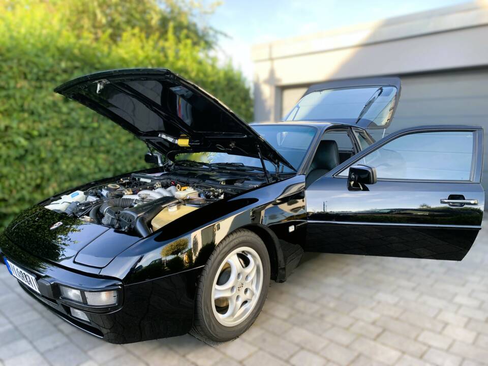 Bild 1/15 von Porsche 944 (1989)