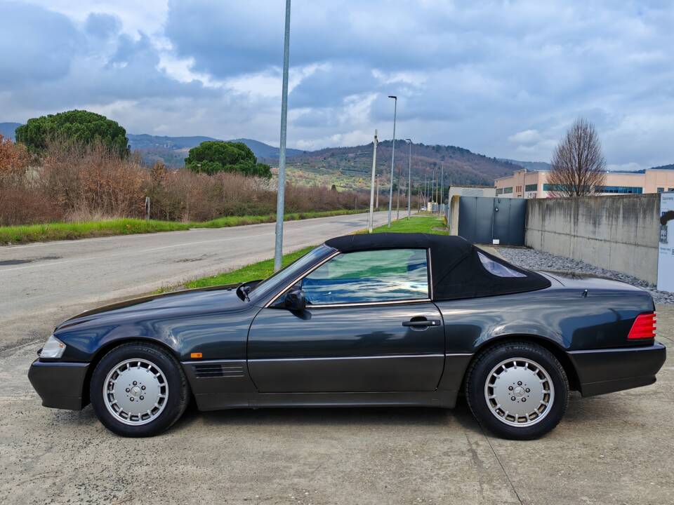 Image 8/42 of Mercedes-Benz 300 SL-24 (1992)