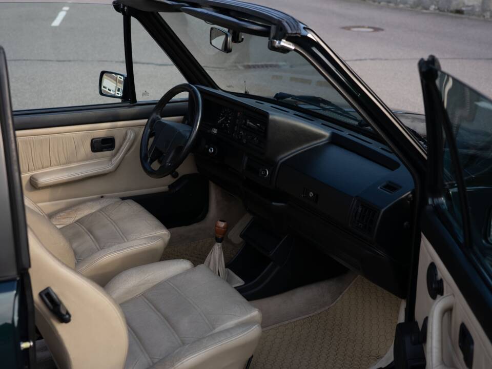 Bild 31/40 von Volkswagen Golf Mk I Convertible 1.8 (1991)