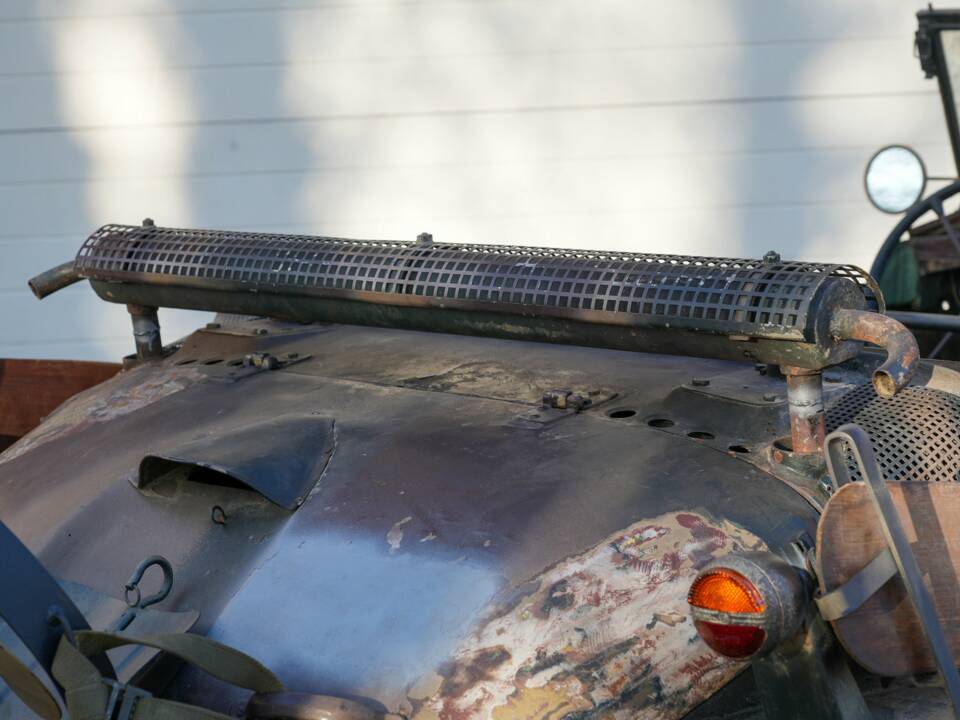Image 27/40 of Volkswagen Schwimmwagen (1943)