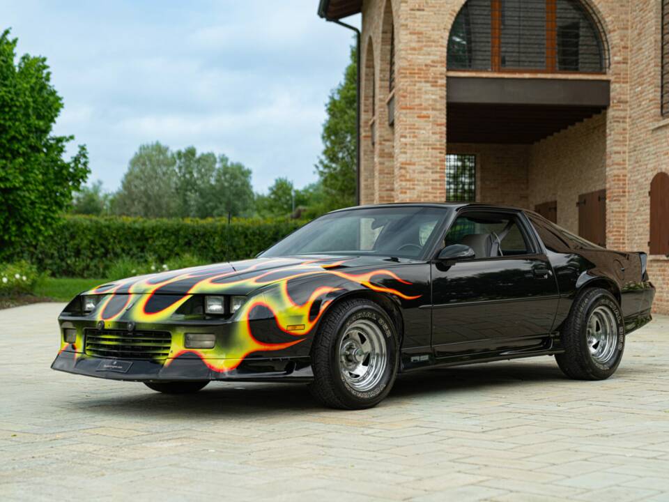 Bild 1/50 von Chevrolet Camaro Z28 (1992)
