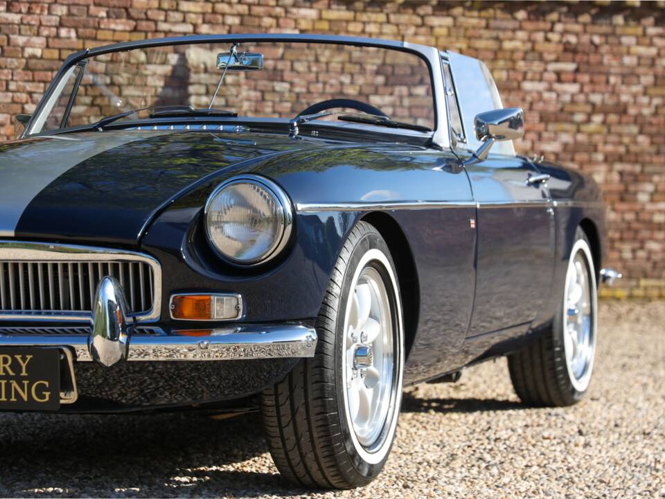 Image 13/50 de MG MGB (1966)