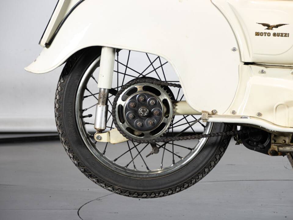 Image 9/50 of Moto Guzzi Galletto (1962)