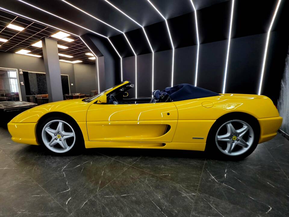 Bild 8/25 von Ferrari F 355 Spider (1996)