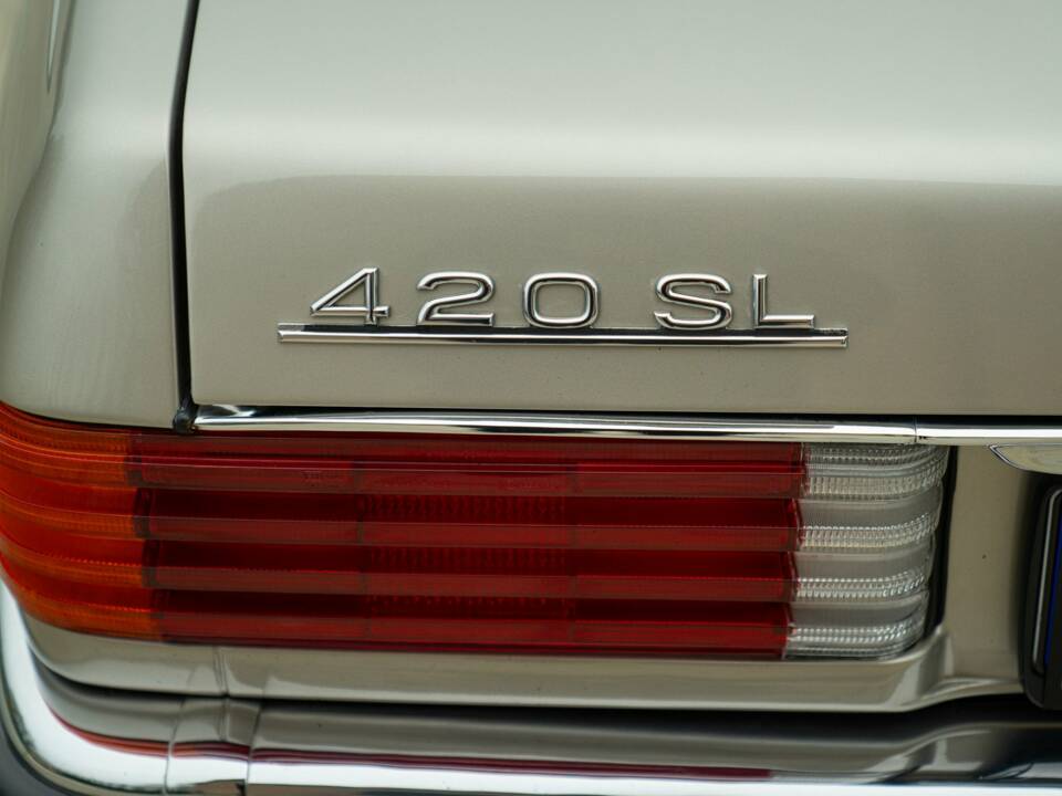 Image 12/46 de Mercedes-Benz 420 SL (1985)