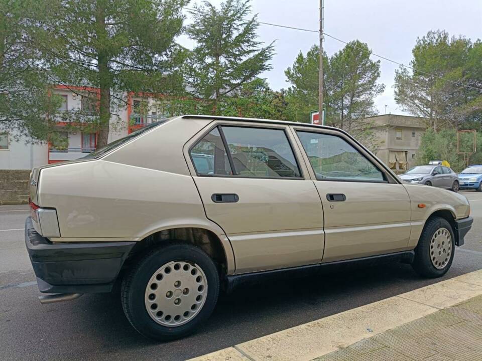 Immagine 5/50 di Alfa Romeo 33 - 1.3 S (1989)