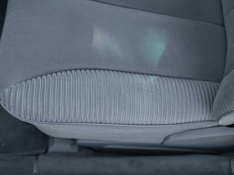 Image 29/50 of Mercedes-Benz 500 SEL (1985)