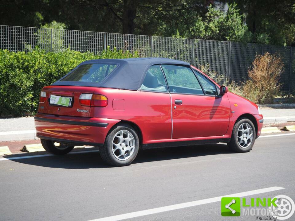 Bild 2/42 von FIAT Punto 90 ELX (1996)