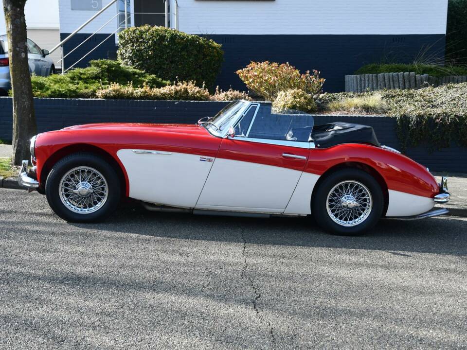 Image 4/8 de Austin-Healey 3000 Mk II (BJ7) (1963)