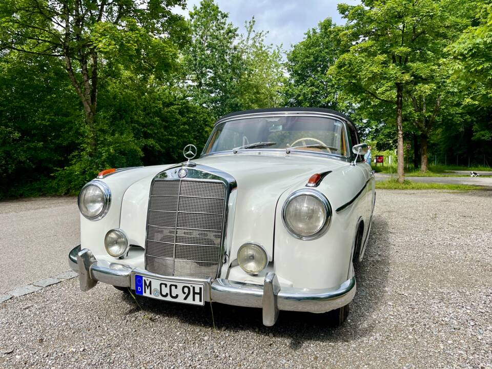 Imagen 18/55 de Mercedes-Benz 220 S Cabriolet (1957)